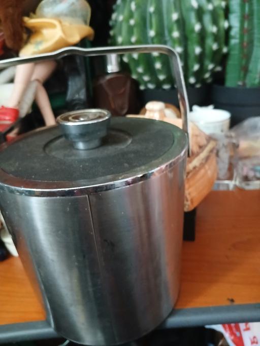  — ice bucket