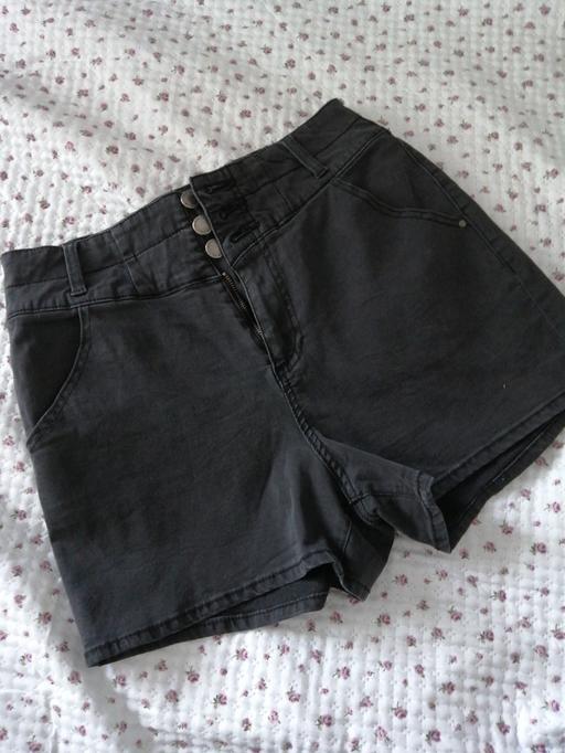  — ladies shorts size *14*