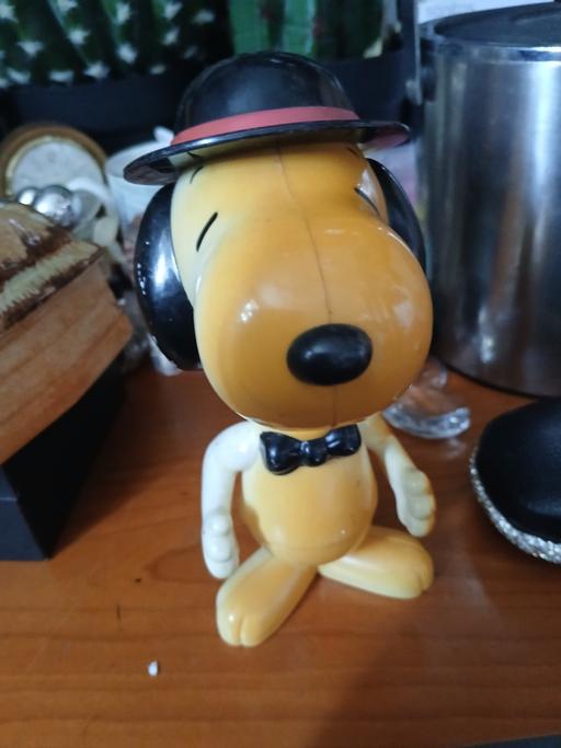  — snoppy plastic 4 ins high