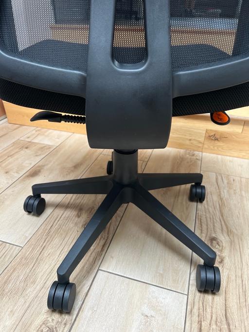  — Black Mesh Office Chair - Brand New