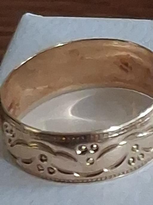  — 9ct Ring .