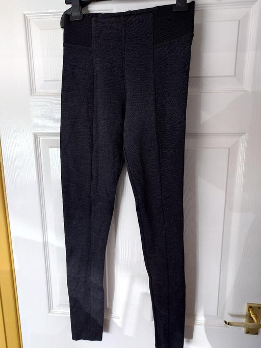  — Women's dark grey leggings size XS