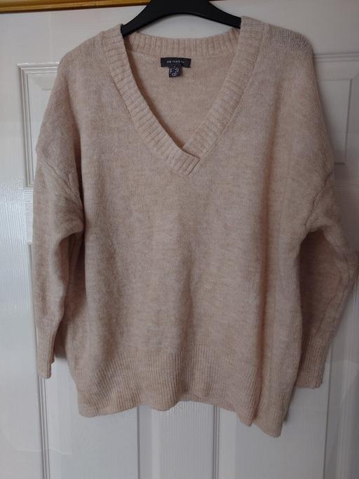  — Women's cream jumper size 10/12