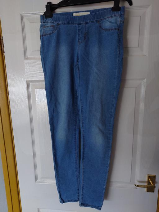 — Women's blue jeggings size 10