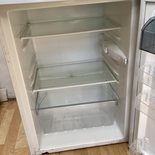  — ZANUSI under counter fridge