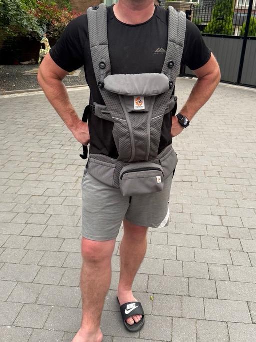  — Ergo baby baby carrier - Omni Breeze
