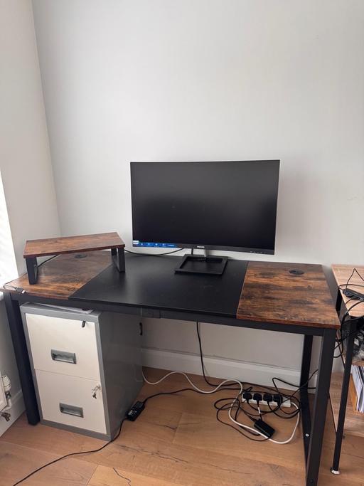  — Office Desk
