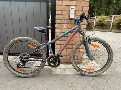  — Boys Cube 240 mountain bike