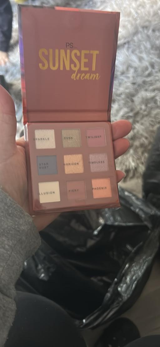  — Primark  sunset pallet bundle of 27