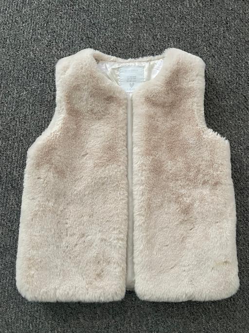  — Girls super soft faux fur gilet age 13
