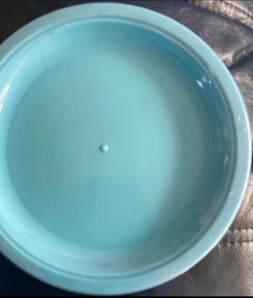  — 4 plastic plates