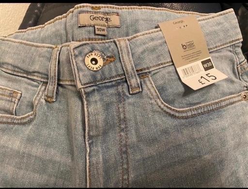  — Men’s denim shorts size 30in waist