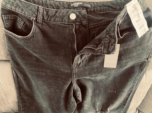  — Ladies ripped jeans size 16