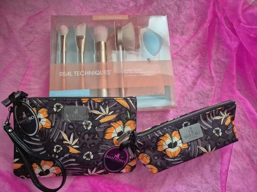  — Real Techniques Makeup Brush Set + Santoro Lo