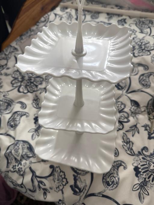  — Cake stand plastic