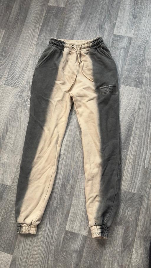  — Manière de voir women's trackies