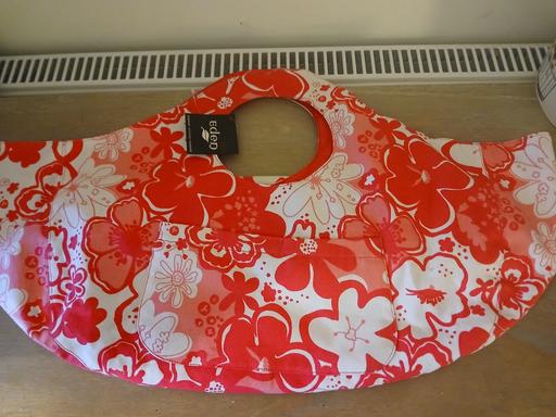  — Beach bag)