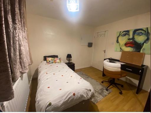 Short term one bed room or daily 