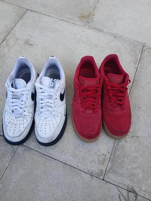  — 2 pairs Nike airforce 1