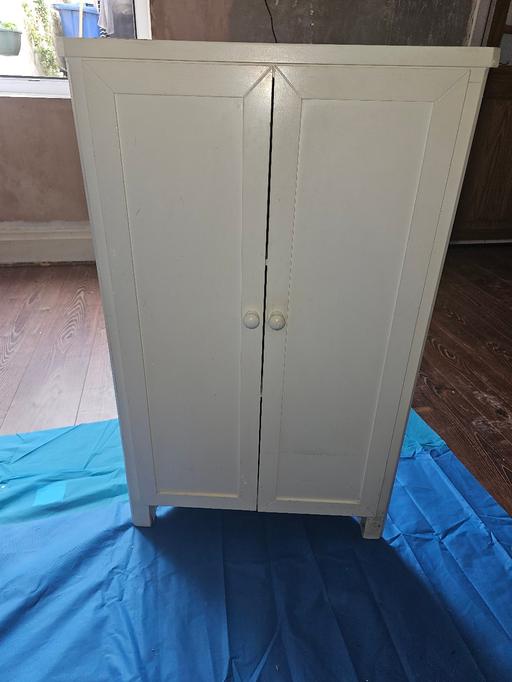  — corner unit