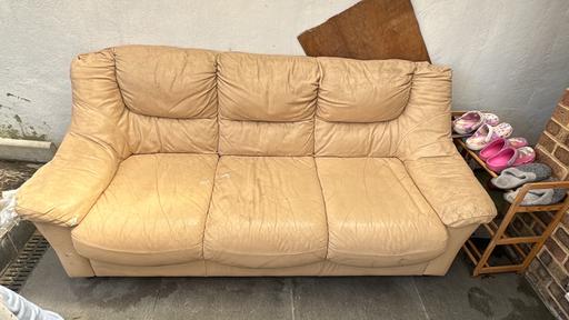  — Sofa