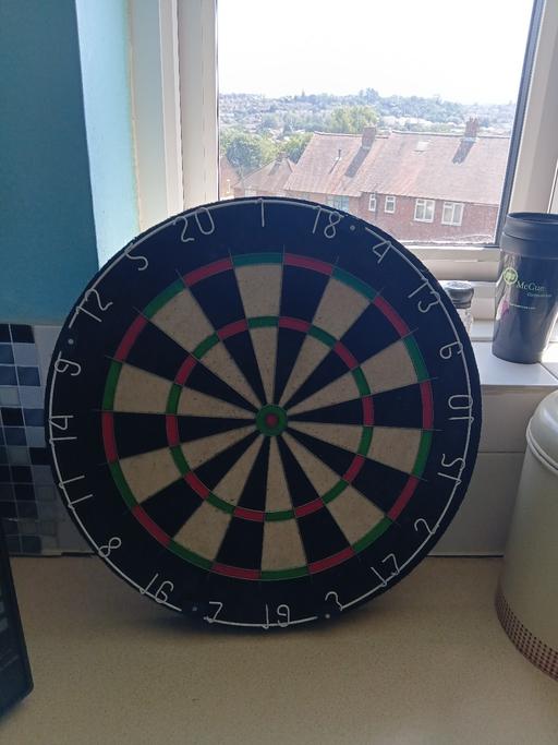  — official Dartboard 3 darts