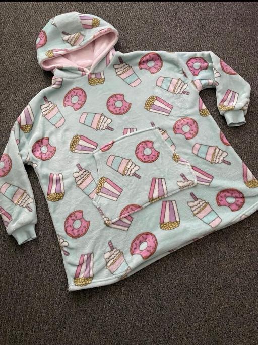  — Girls blanket hoodie so soft Large age 10-14