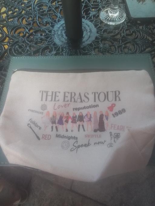  — BRAND NEW FASHION MAKEUP BAG