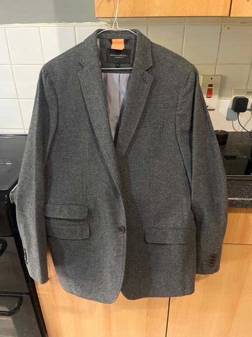 — Men’s smart jacket by Banana Republic Italian