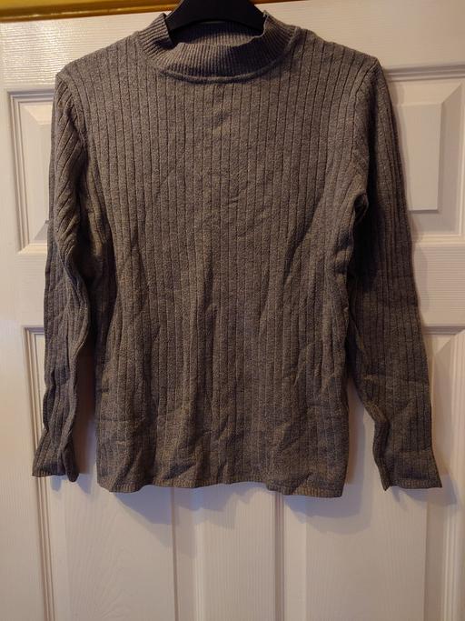  — Women's grey long sleeve top size 18/20