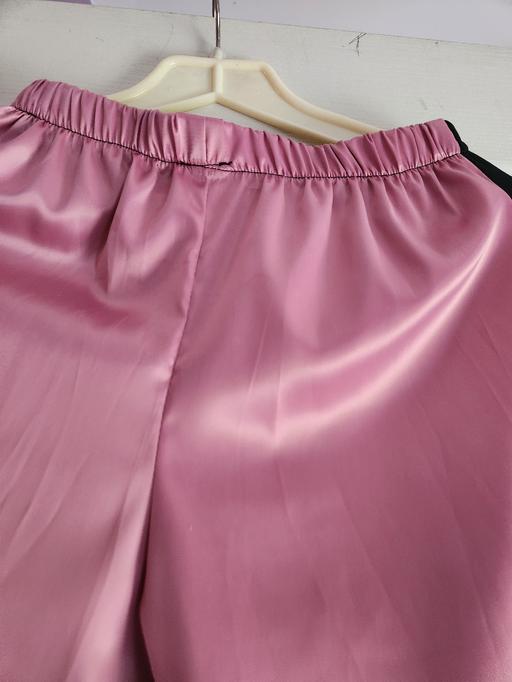  — SIze M Ladies Pink & Black Leggings