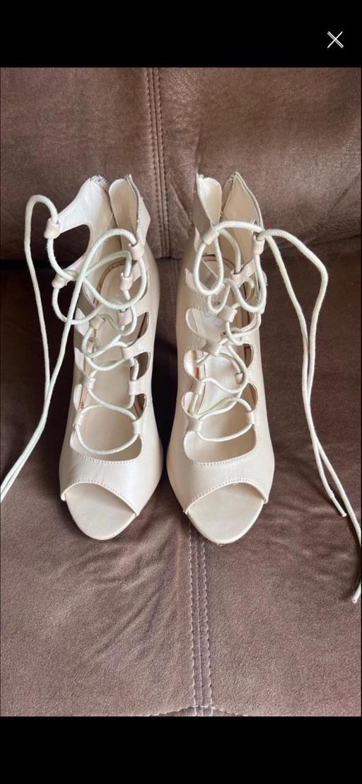  — Stilettos Size 4