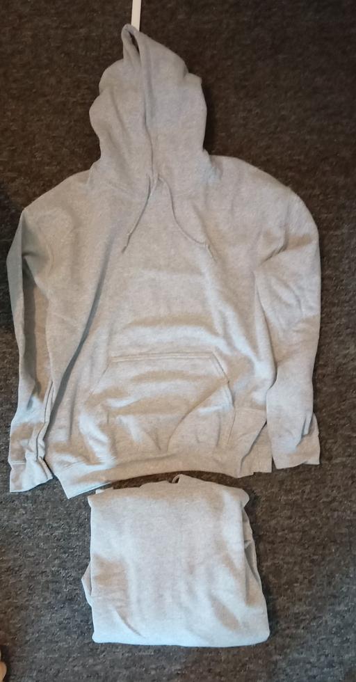  — mens jumper