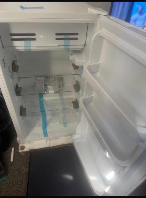  — Under counter fridge with small freezer com