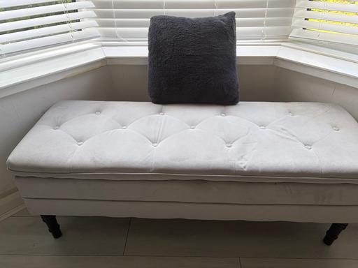  — Storage bench