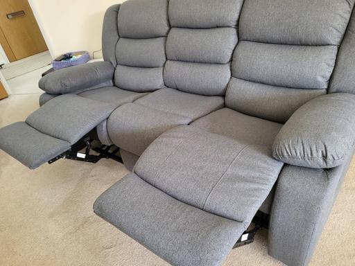  — Fabric and faux leather available 3 + 2 + 1