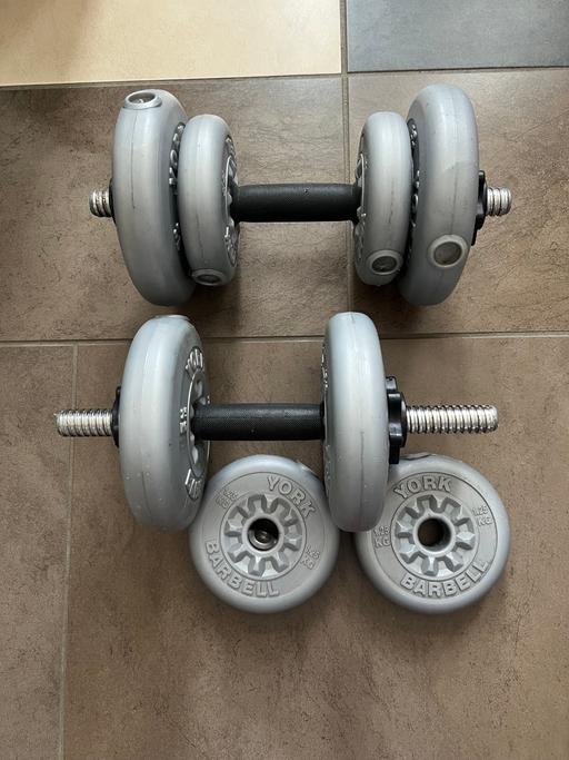  — Set of York Barbell dumbbell weights and bar