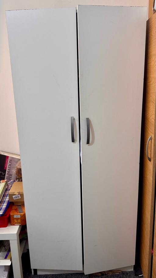  — Wardrobe and table for sale. Good condition