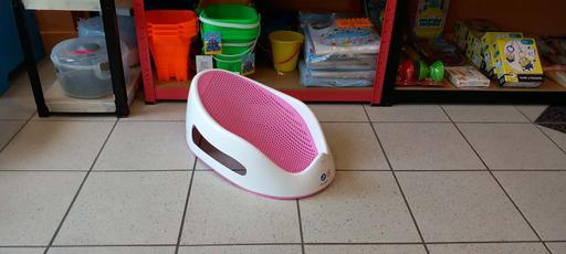  — Angelcare bath support in pink/white