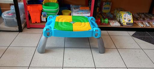  — Mega Bloks build and learn table