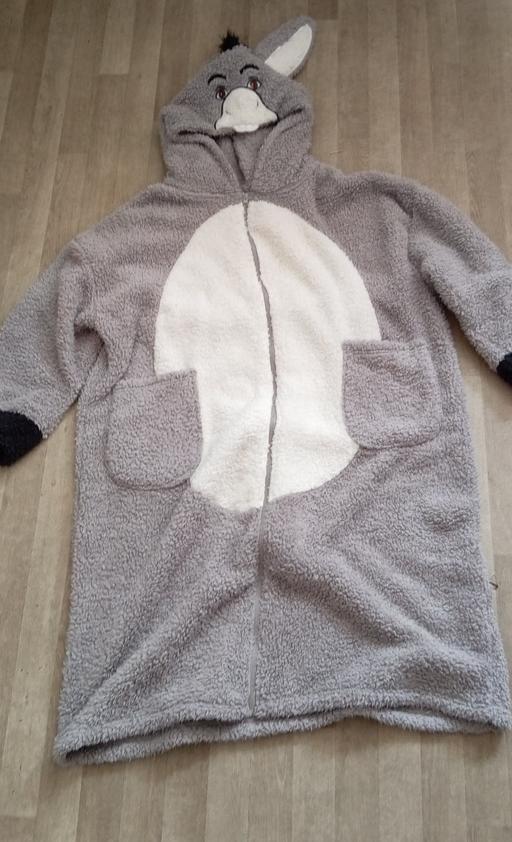  — womens zip up hoodie