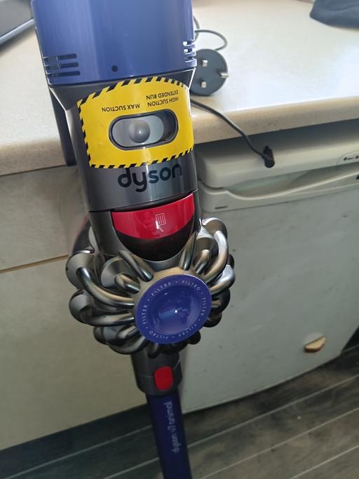  — Dyson hoover