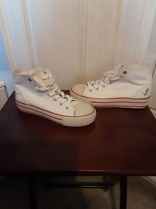  — Ladies Voi Jeans Pumps