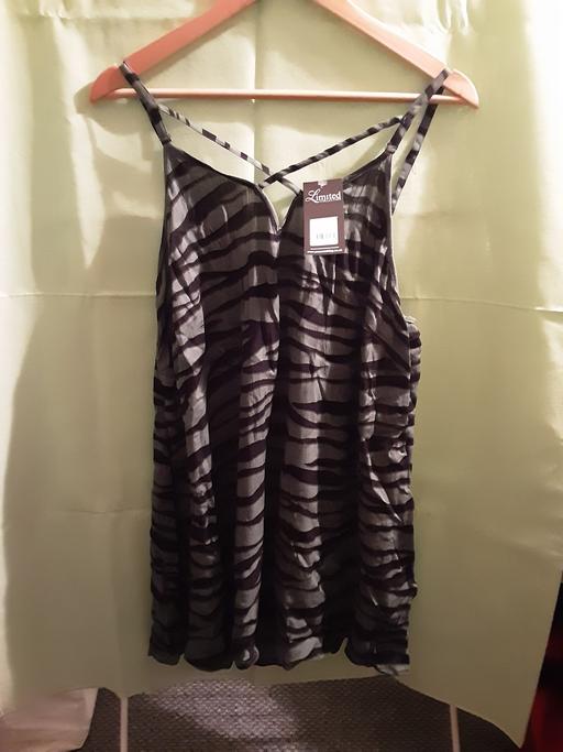 — Ladies Yours Clothing Top