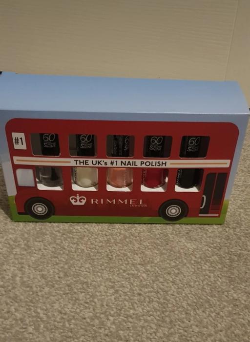  — Rimmel nail varnish gift set