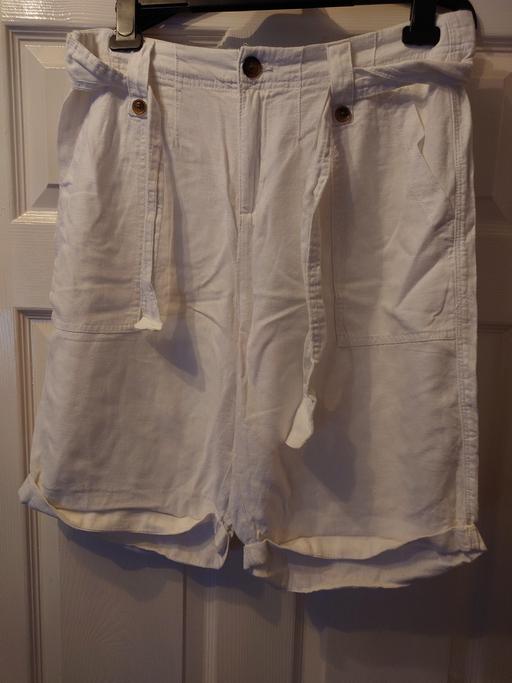  — Women's white cargo shorts size 12