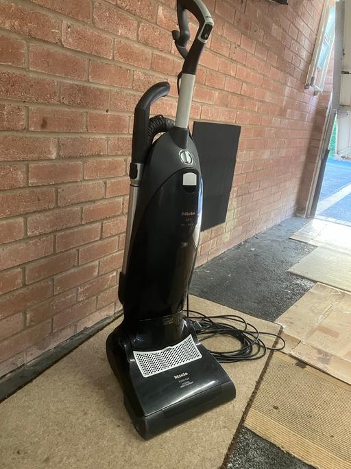  — Miele 7000 series Vacuum Cleaner