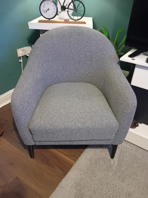  — gray dunelm chair