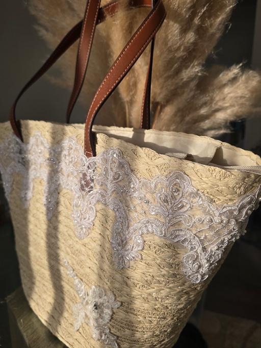  — Large Elegant Lace Straw Tote Bag