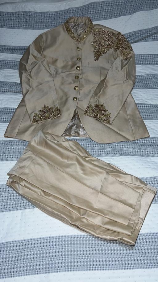  — Mens partywear suit